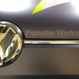 VW Schriftzug bluewraps